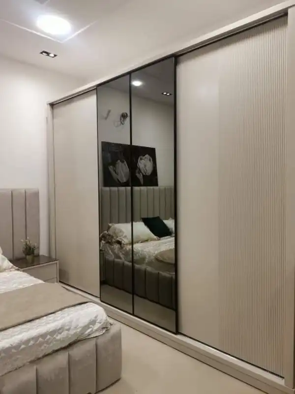 Dressing avec portes coulissantes