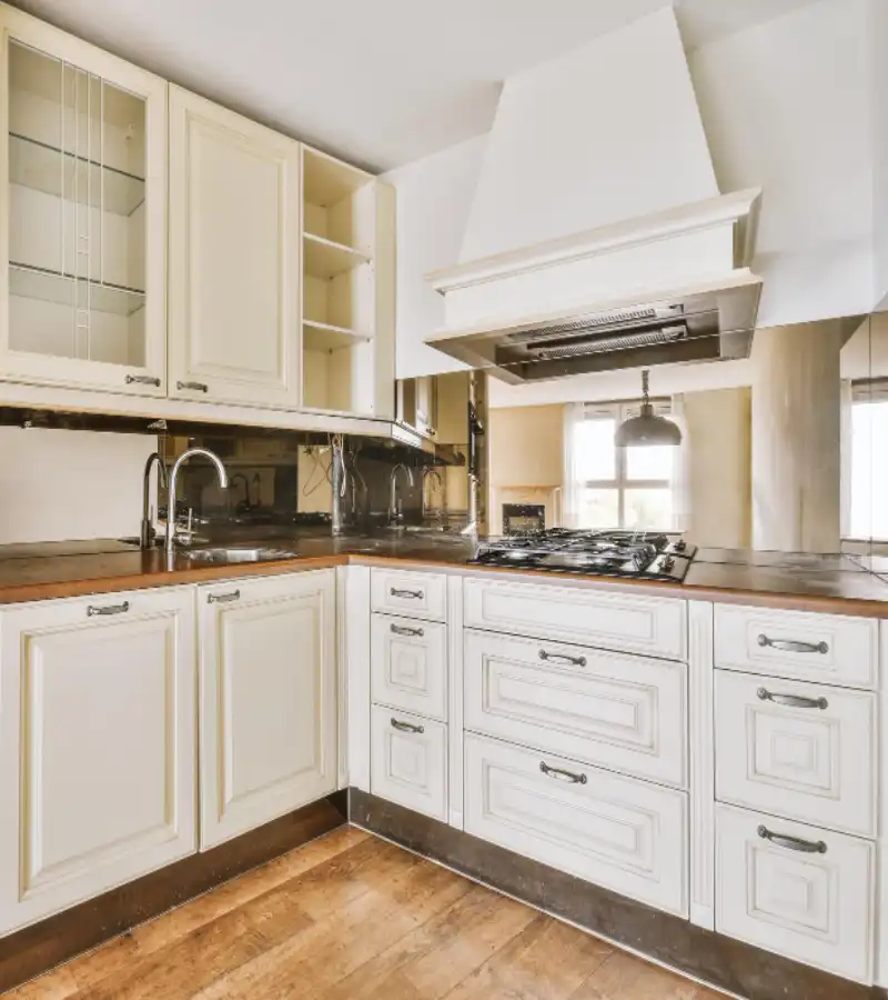 Cuisine Rustique & Contemporaine – Bois + Touches Modernes