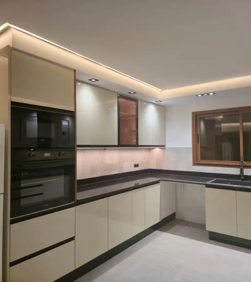 Cuisine Moderne Premium – High Gloss + Quartz